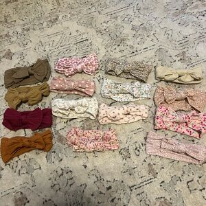 Lot of infant girls head bows